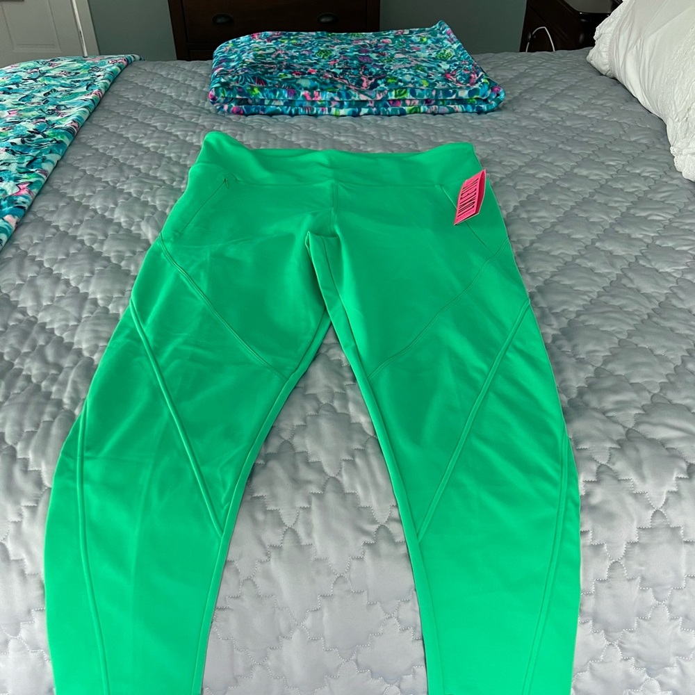 NWT XXL Lilly Pulitzer Weekender high rise leggings! Very hard to find! - Picture 3 of 10